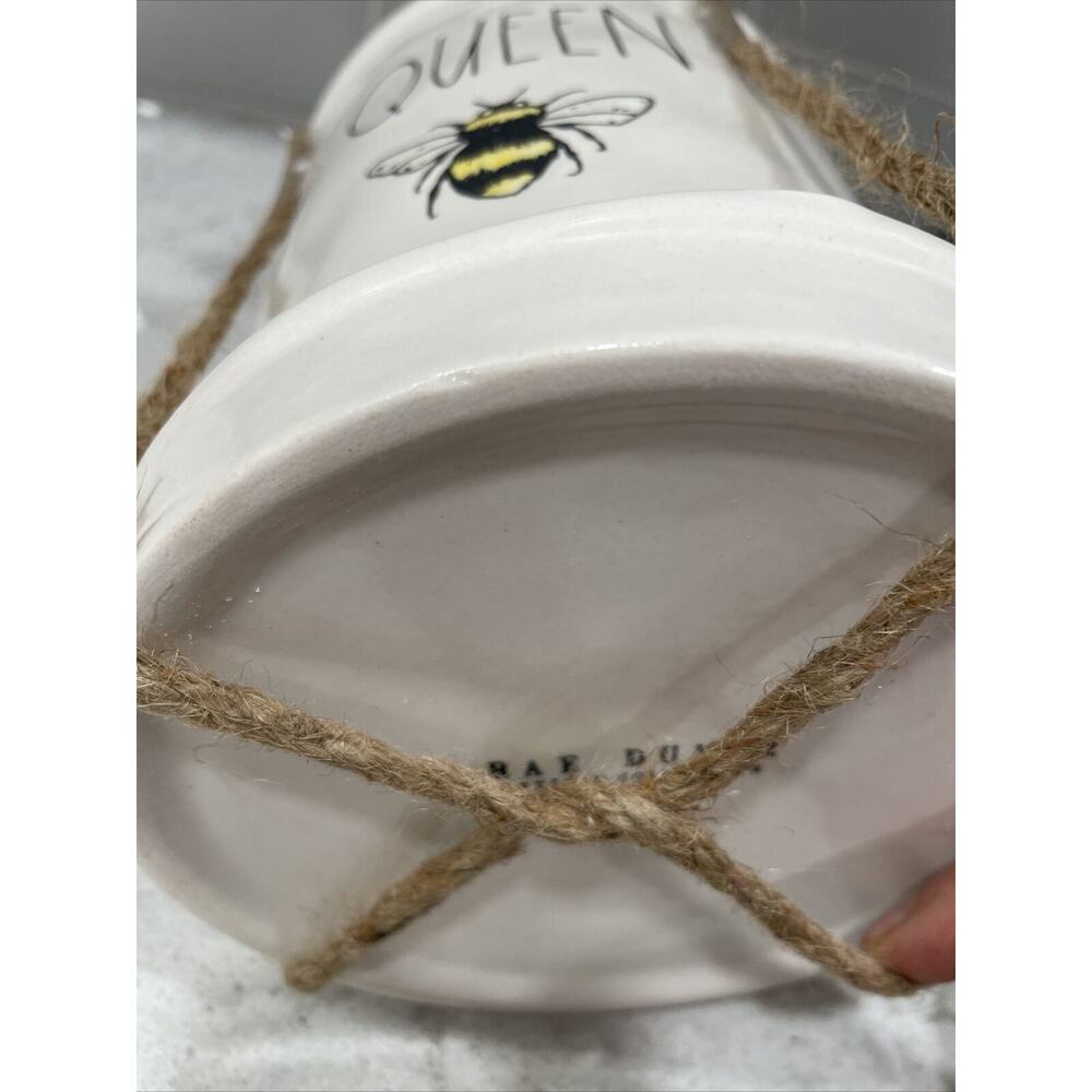 QUEEN BEE Rae Dunn Embossed Ceramic White 7.5” Planter w/ Saucer & Drain Hole - Picture 7 of 7